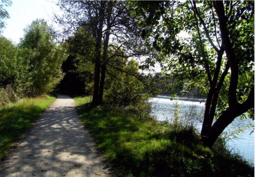 Camping Du Plan D'Eau **** Saint-Yrieix-sur-Charente Exterior photo