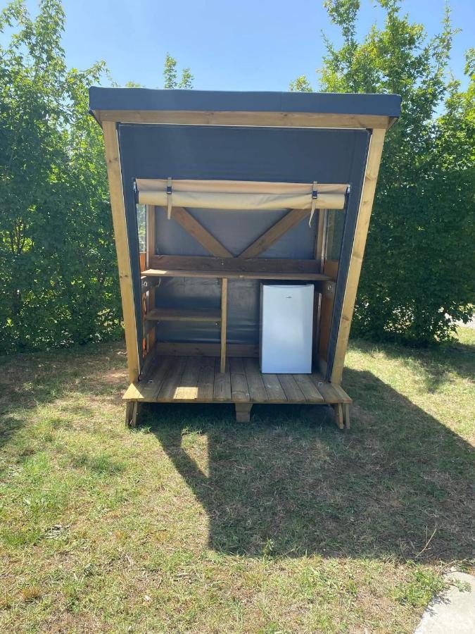 Camping Du Plan D'Eau **** Saint-Yrieix-sur-Charente Exterior photo