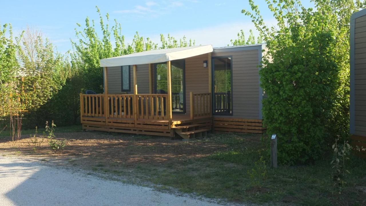 Camping Du Plan D'Eau **** Saint-Yrieix-sur-Charente Exterior photo